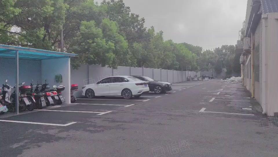 仓库出让，创业必选  梅陇单层产业园 配5吨行车  汽车美容 检查 展厅