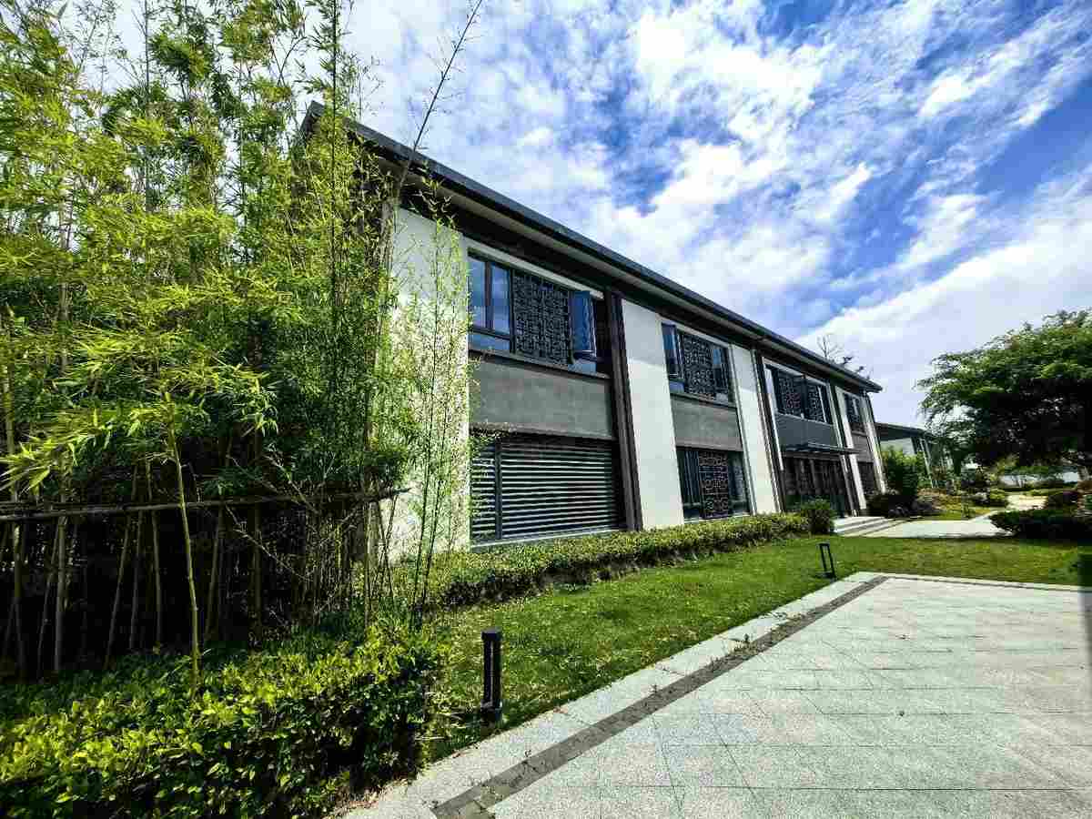 仓库招租，双层花园式独门独院 送装修 办公仓储商用