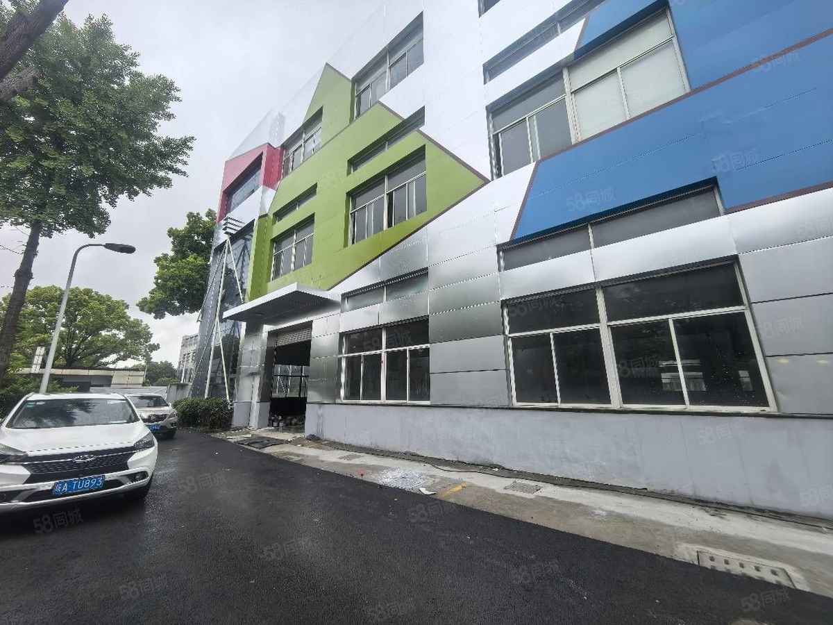 近号线梅陇工业园新出独院12000平，可随意分割，仓库招租，电量充足