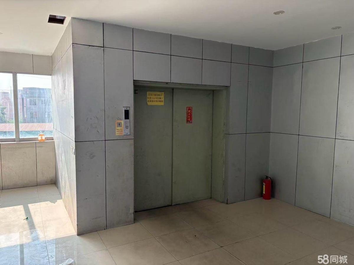 环境安静，合适需要小面积的厂房出租和办公，完善的消防等配700平单层配套