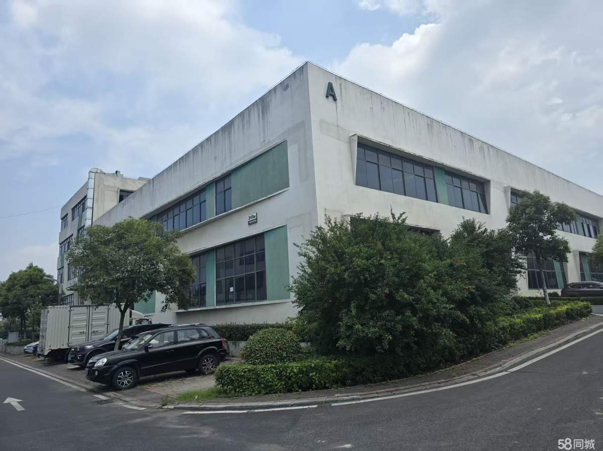 紧邻淮南路高速出口，淮南淮南路与蒙河路交口，通勤便利厂房出租1733平单层