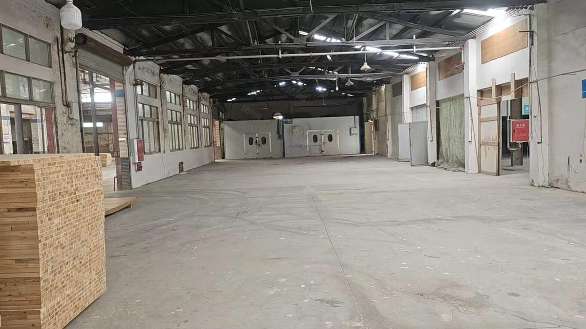 价格八块五，成都新繁3000油漆厂房，净高六米厂房出租独门独院单层