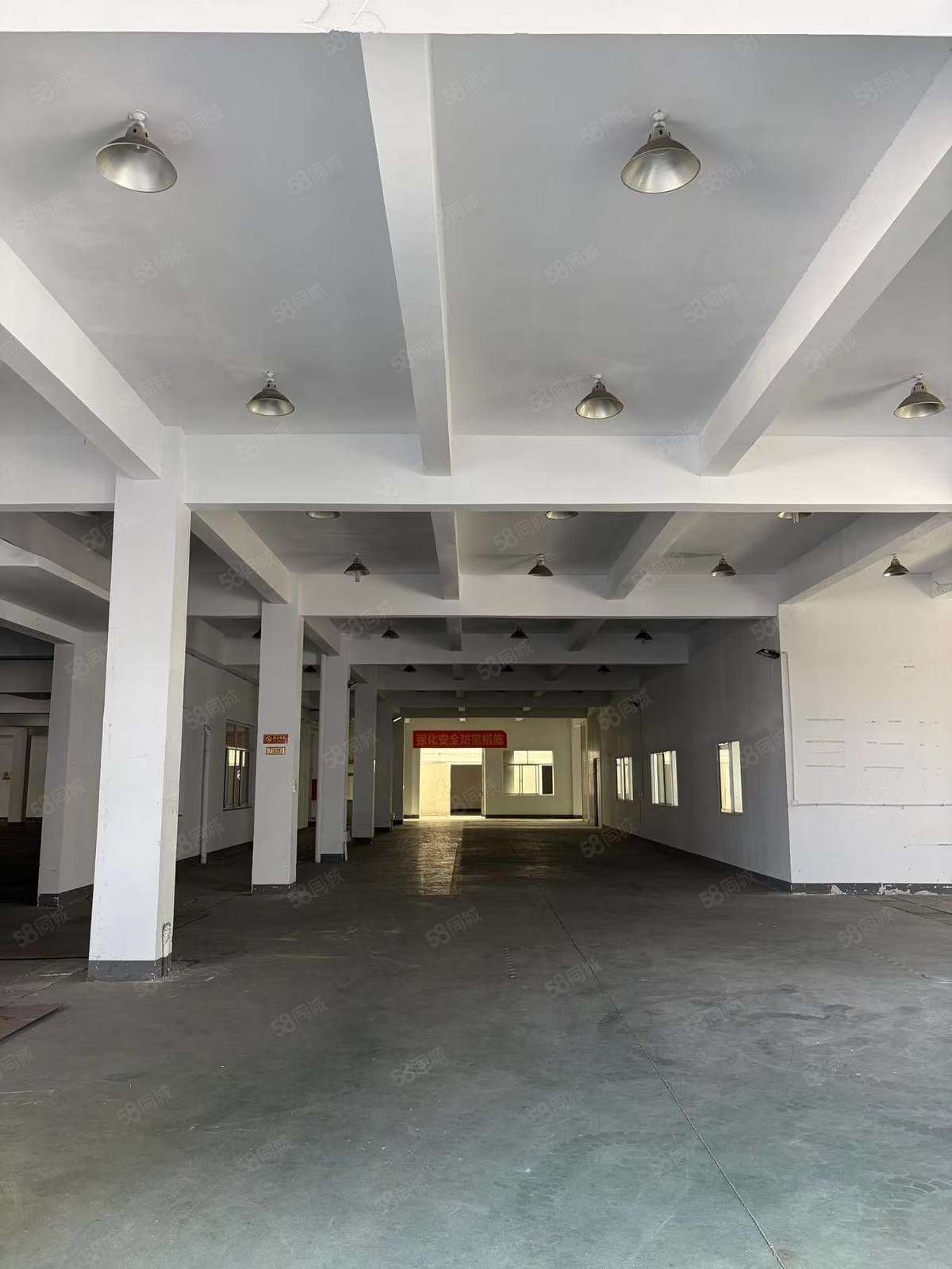 可分租,常州钟楼区北港一楼2600平,半挂车进出厂房出租多层