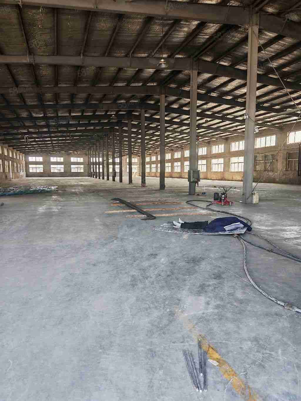 可分租2400厂房出租独门独院单层,沈阳胡台沙岭家具厂房11000平