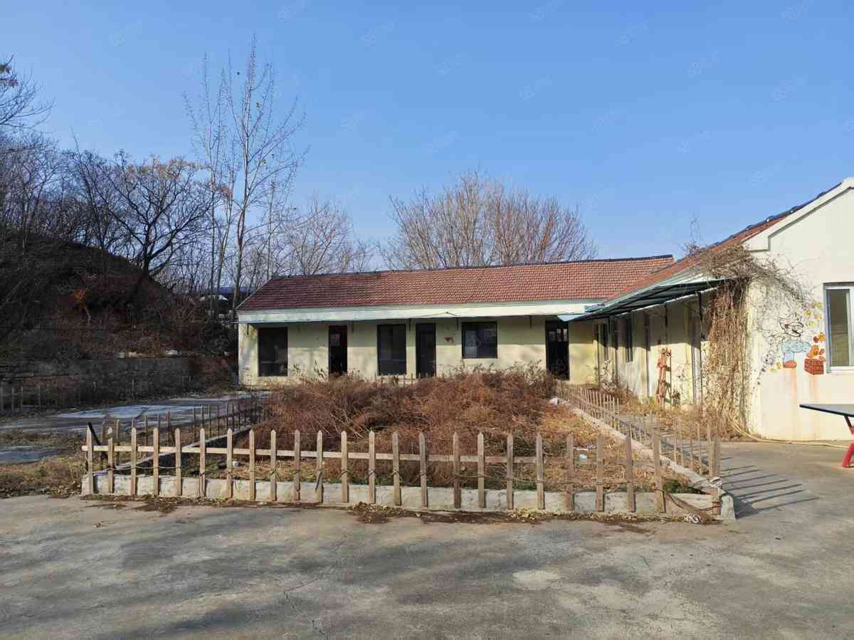 【推荐】济南独门独院 办公休闲小院 建筑面积150平左右厂房出租单层