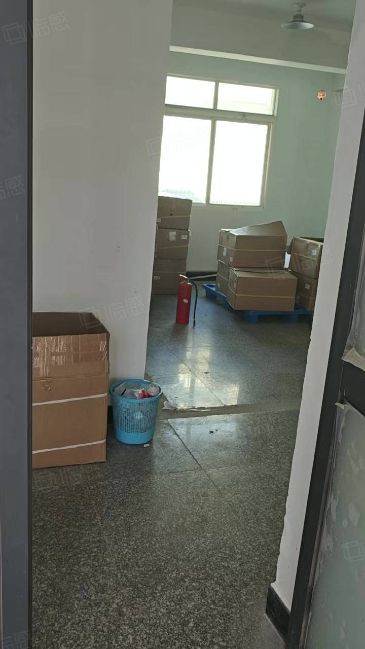 福州高新区示范区300平带货梯电商仓库及小加工用途厂房出租多层轨交口