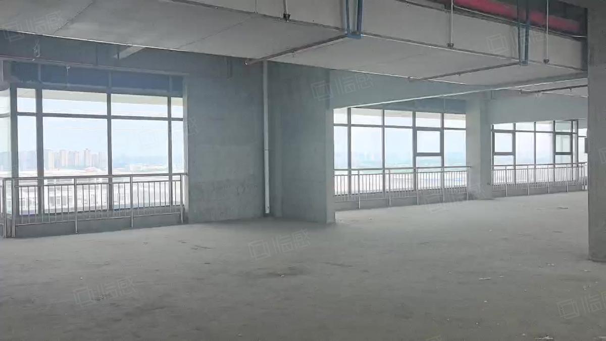 西安国企示范区 环评一消已过 1140大平层厂房出租单层轨交