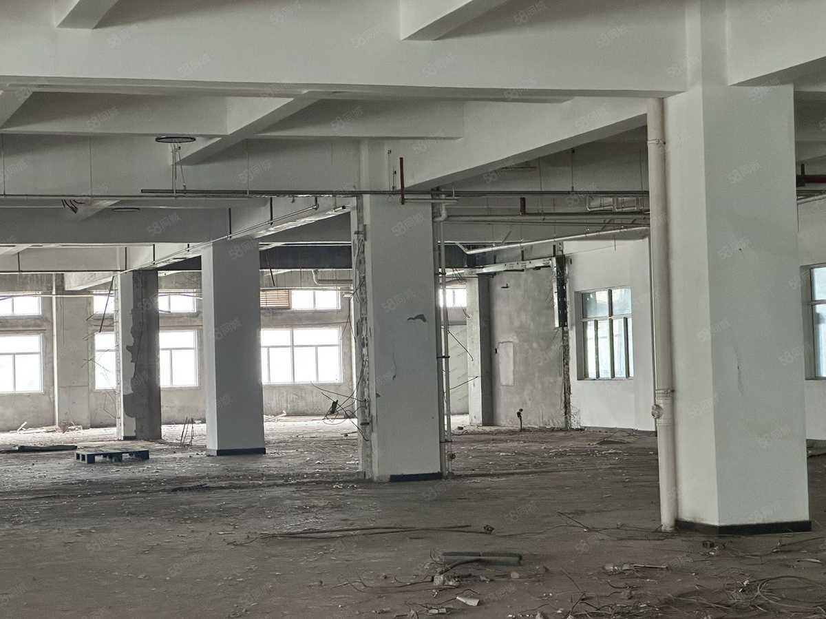 车位充足,西安1000区,一层无限承重厂房仓库土厂房出租多层轨交