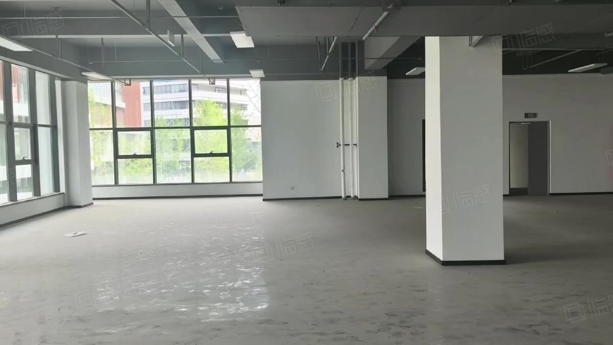 西安经开区 530平单层厂房 精装修未央经济技术厂房出租轨交