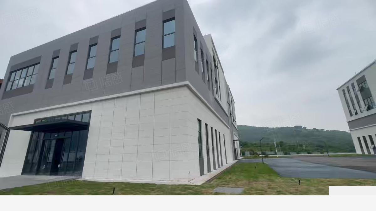 重庆南山重庆市产业园沙坪坝场地1万平可分 培训驾校运动场馆皆可沙10000平厂房出租单层通勤便利