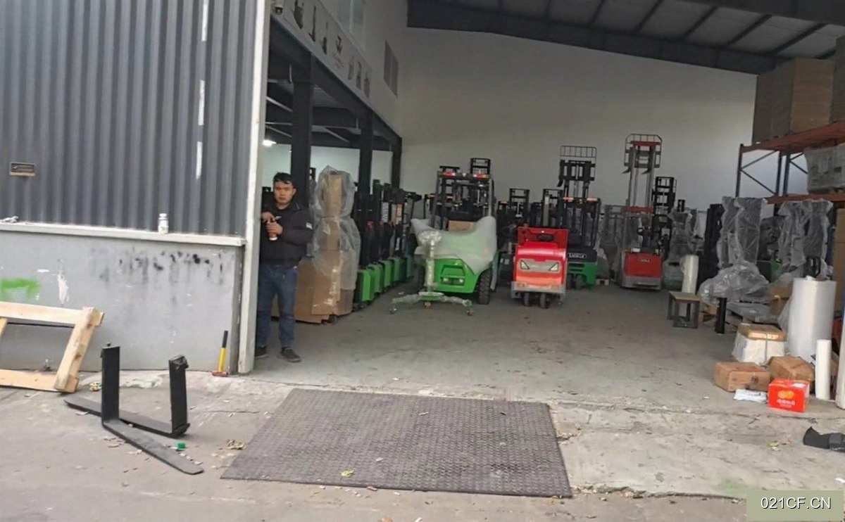 上海青浦赵巷工业园区：镇崧春路203号独院带精装960㎡独门独院可环评可注册厂房出租