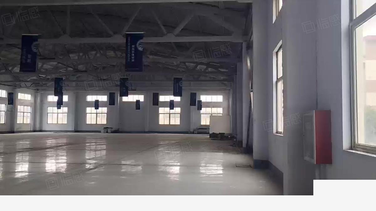 青岛新出带大院子厂房停大车方便有独立办公楼单一层4800平厂房出租单层通勤便利