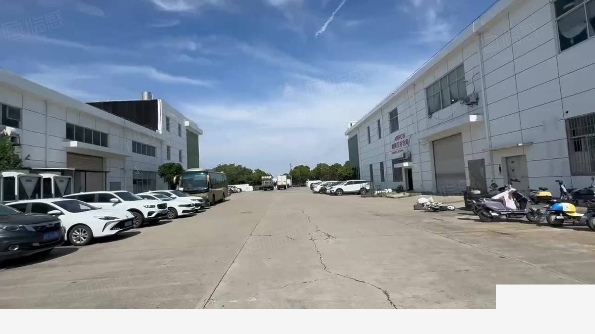 上海上海新桥厂房仓库一楼可分割场地大厂房出租，可灵活分割