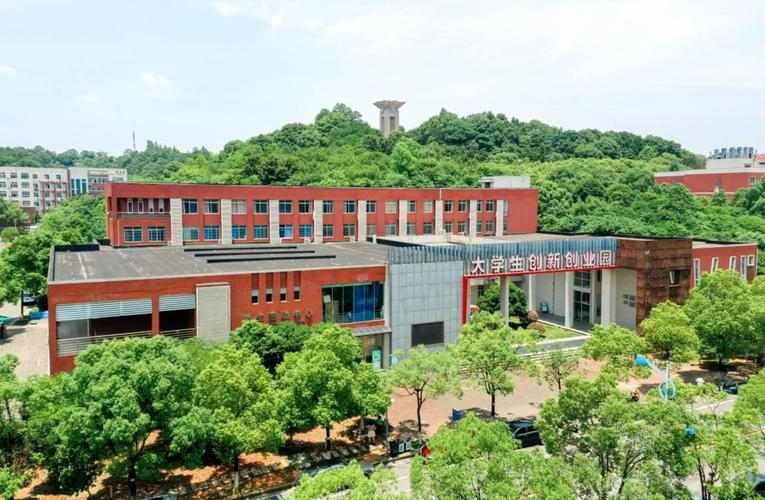 【火热招商】上海宝山友谊路街道 泾信园区创业孵化基地办公楼出租