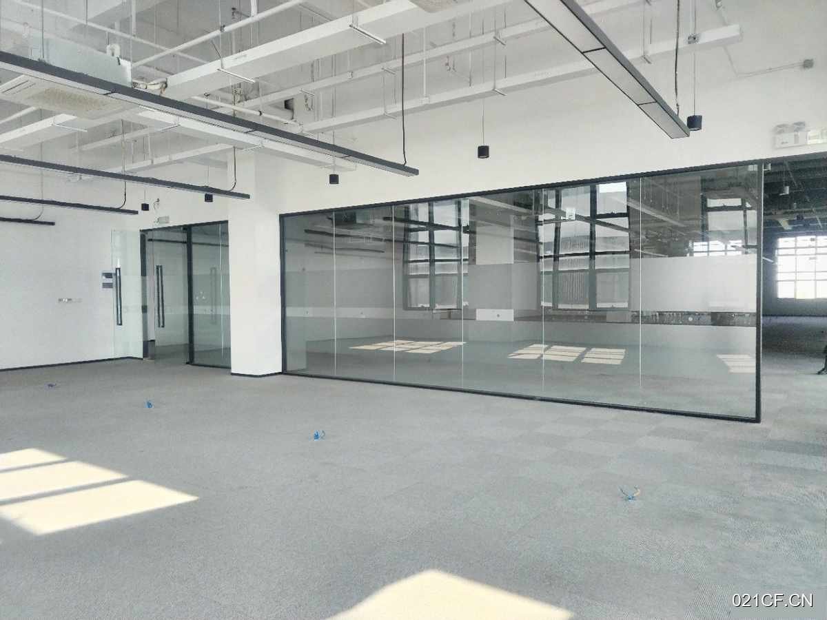 深圳龙岗横岗2000㎡独门独院地铁厂房出售