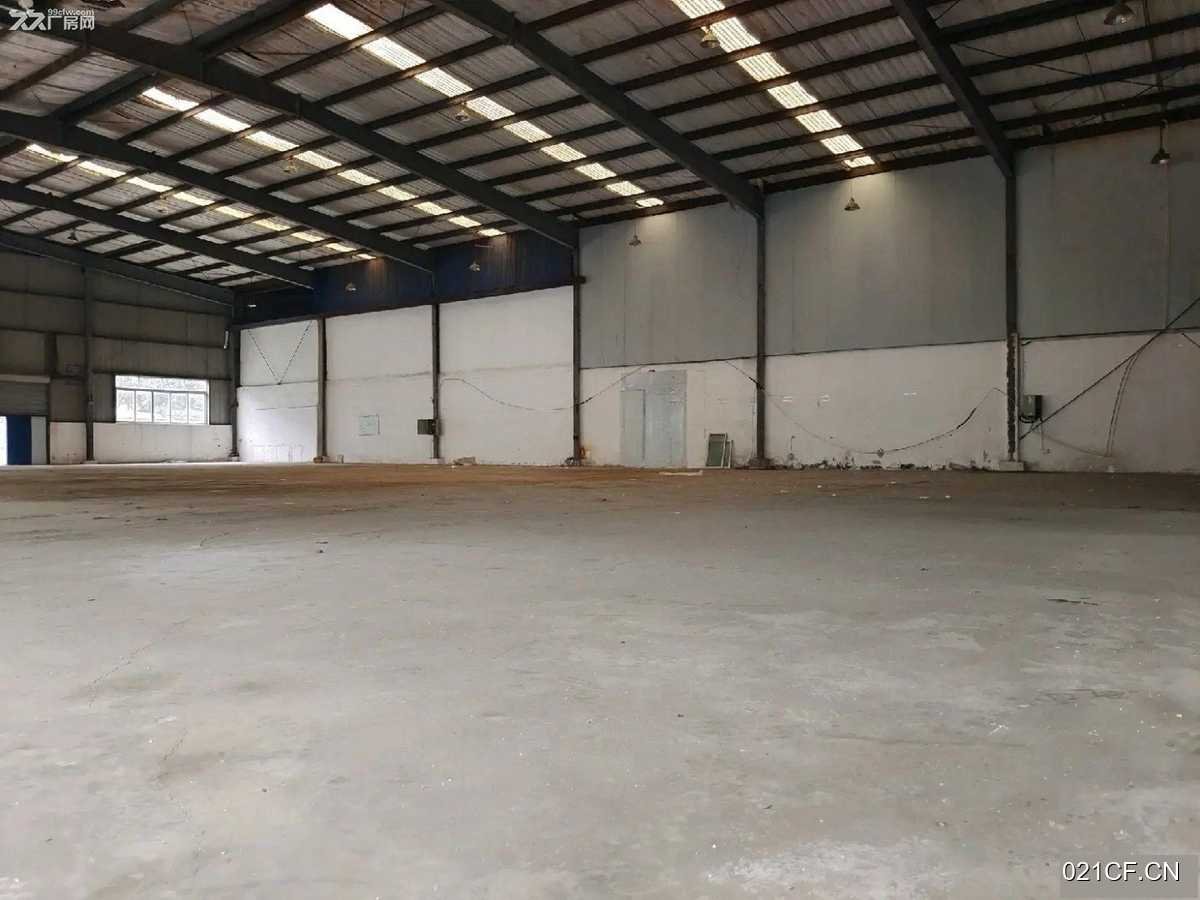 成都郫县红光工业园工业园内标准形象好进车方便3000㎡标准厂房单层大车进出厂房出租