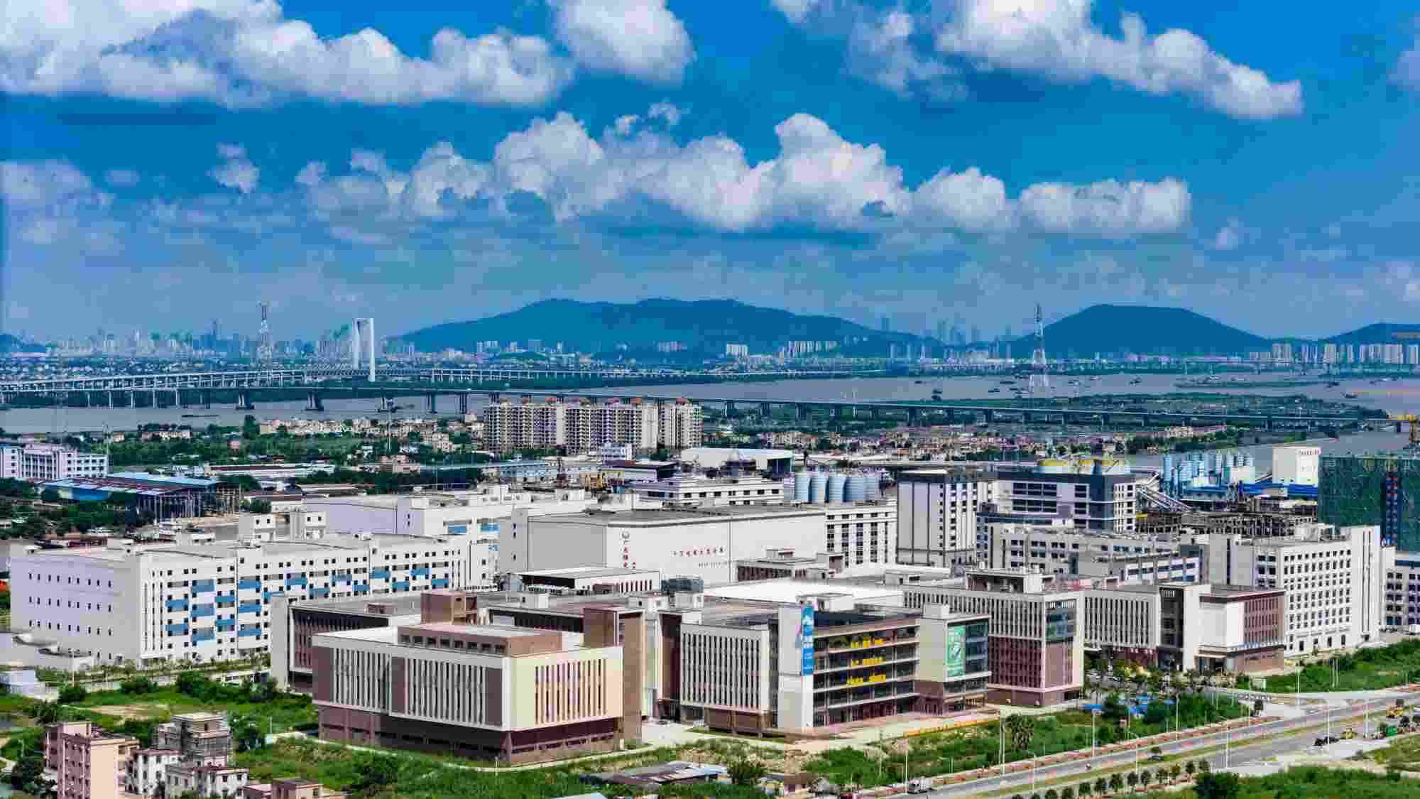 工业园上海金山工业区联东U谷1700亩产业综合体厂房出租，研发总部一体