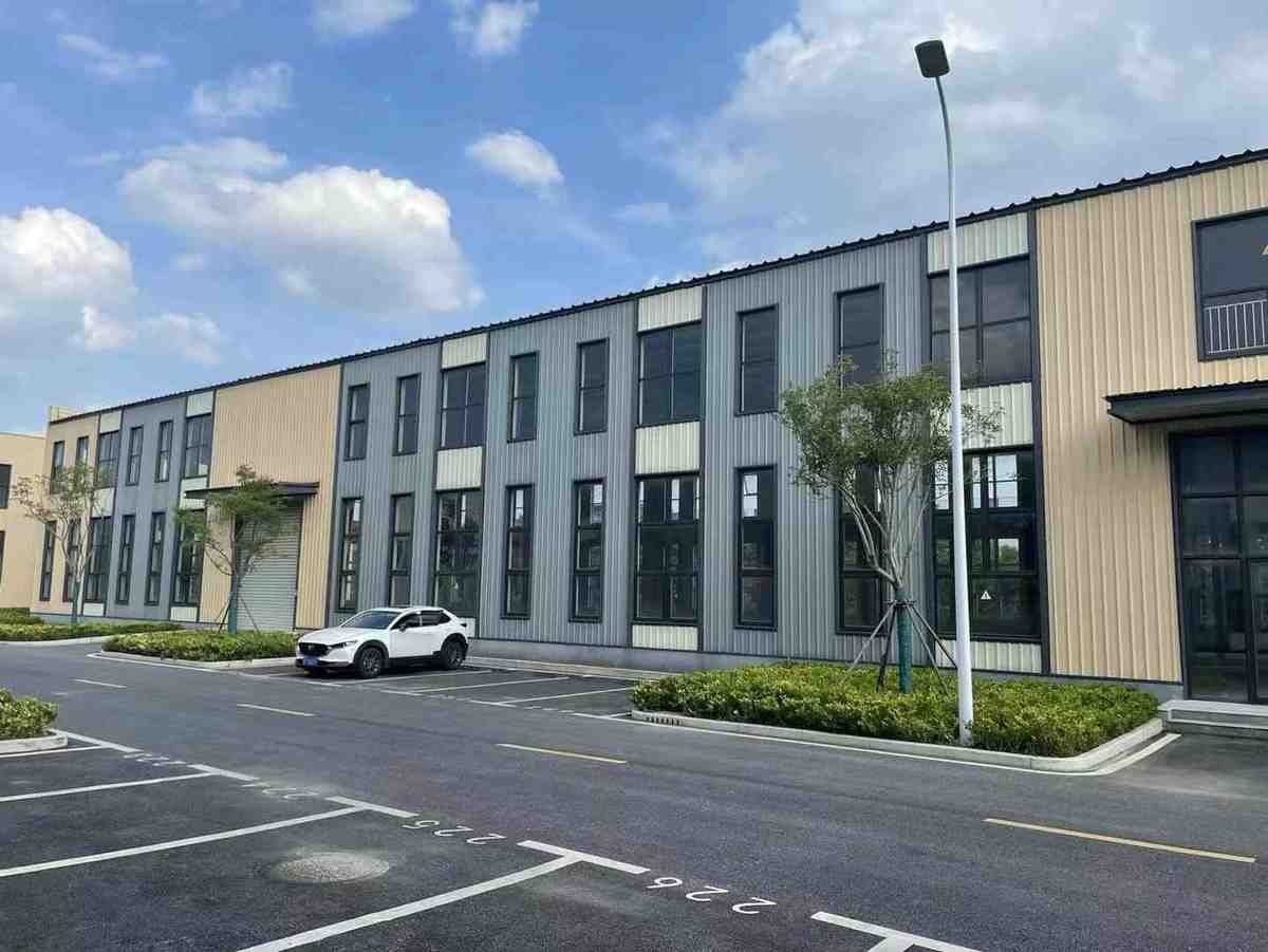 盐城射阳县大兴北路11号园区内(超值)江苏机场路 | 大兴1500㎡独栋标准厂房单层厂房出租