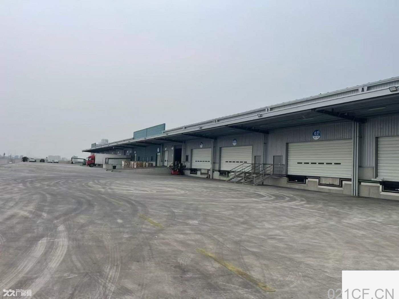 工业园上海嘉定 徐行工业园区高平台物流仓库出租3000平到36000平丙二类消防 仓库出租厂房出租，