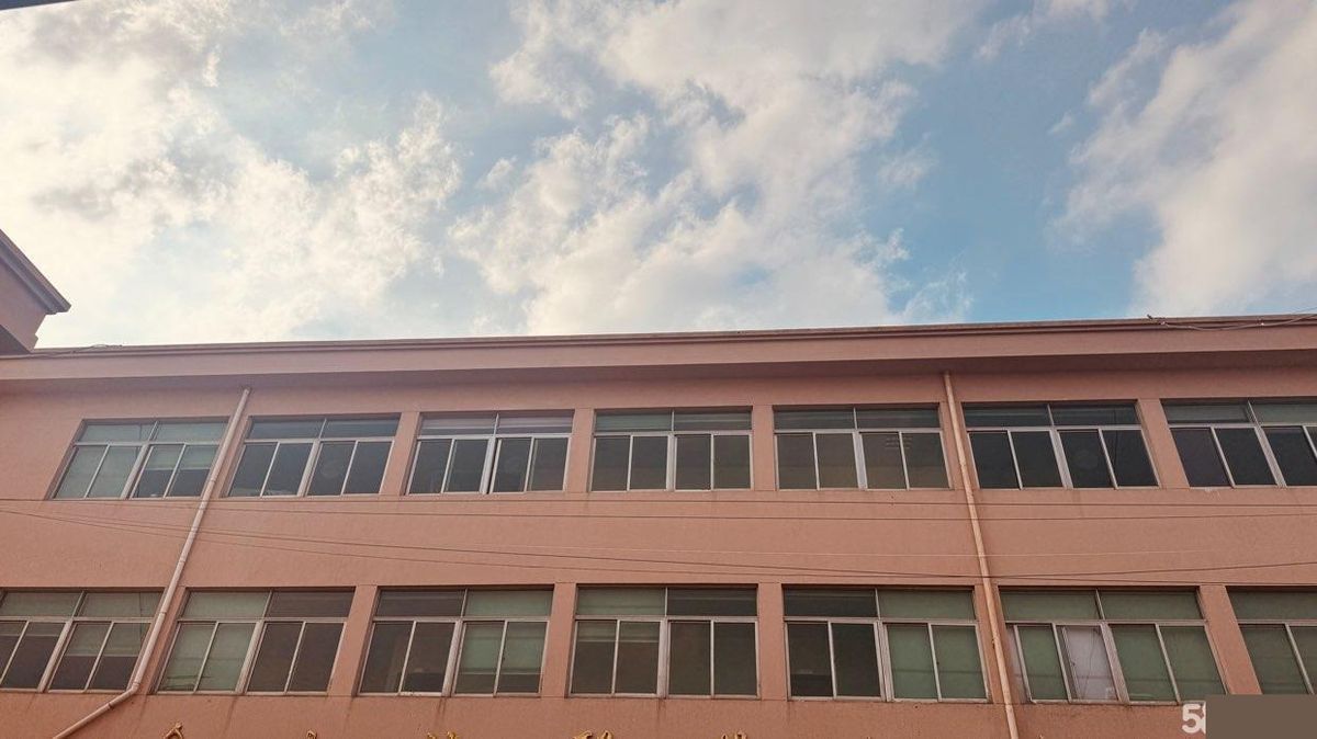 海曙宁波34省道边,交通方便,可大车出入海曙石碶380平厂房出租,配套完善