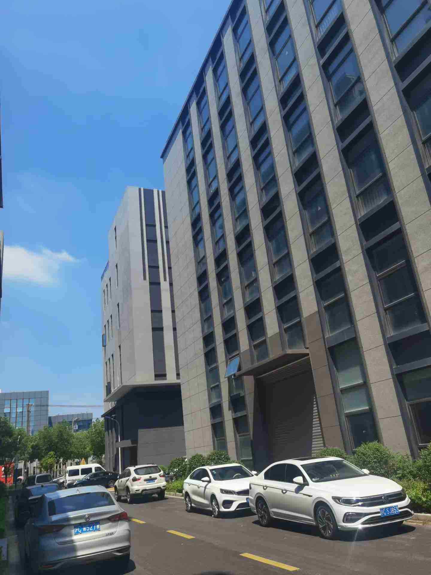 开发区上海松江开发区新建标准3535㎡厂房出租,首层7.9米层高