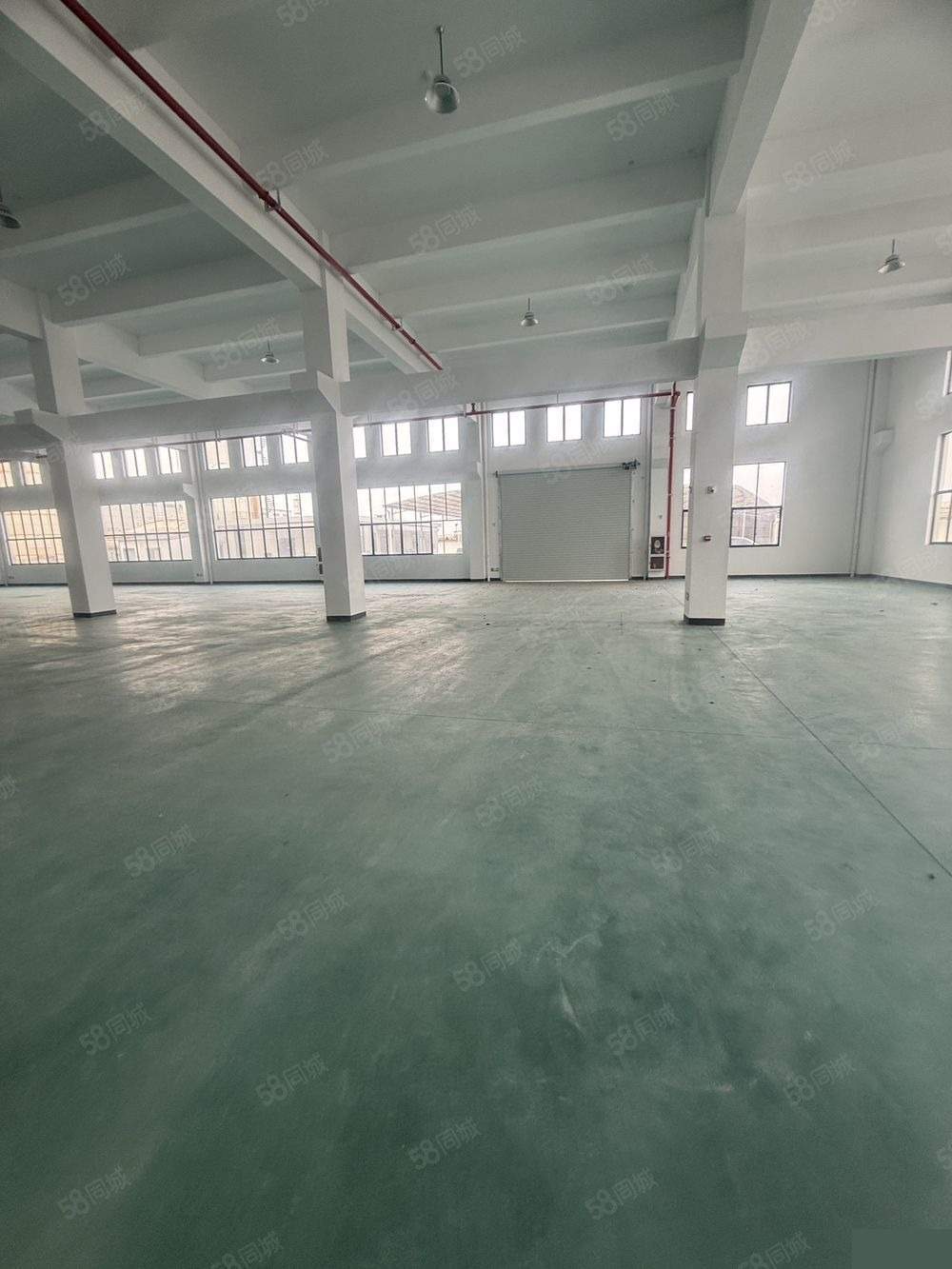 宁波云龙工业区一楼1520平全新装修48.3万一年含门卫厂房出租，配套完善