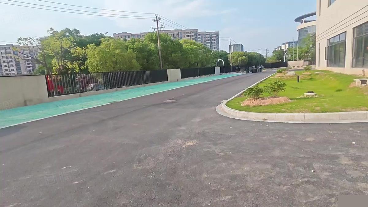 浙江石碶新地标智车港汽车城2500平起有要求限高科技企业厂房出租，配套完善