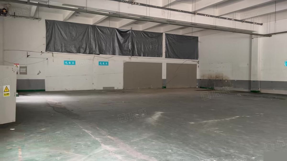 出海无中介直租 1楼1176.5平物流跨境大车进出便捷厂房出租，地铁直达