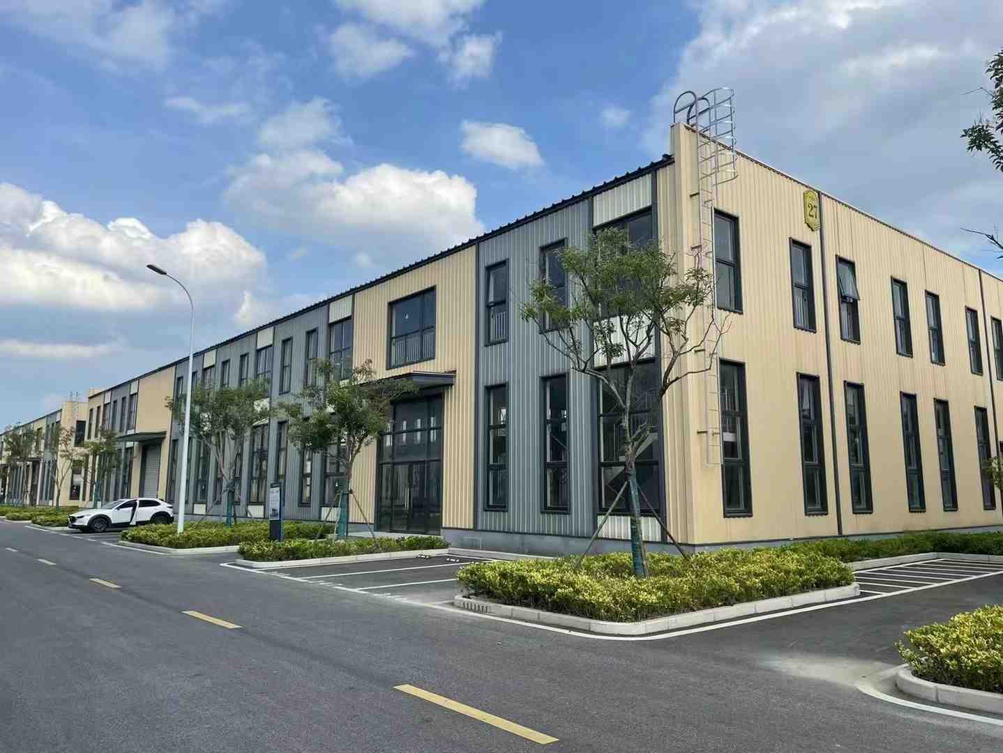 温州塘下鲍田华海路楼上大平面13000高6米货梯大可厂房出租，配套完善