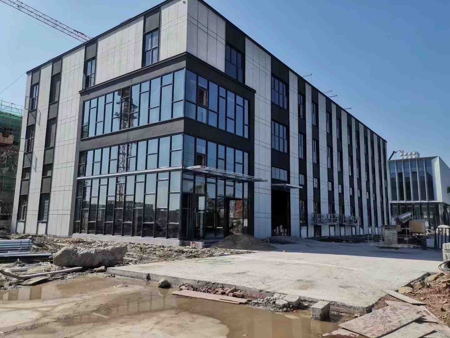 长沙雷锋大道医学院对面200平办公研发厂房出租,配套完善
