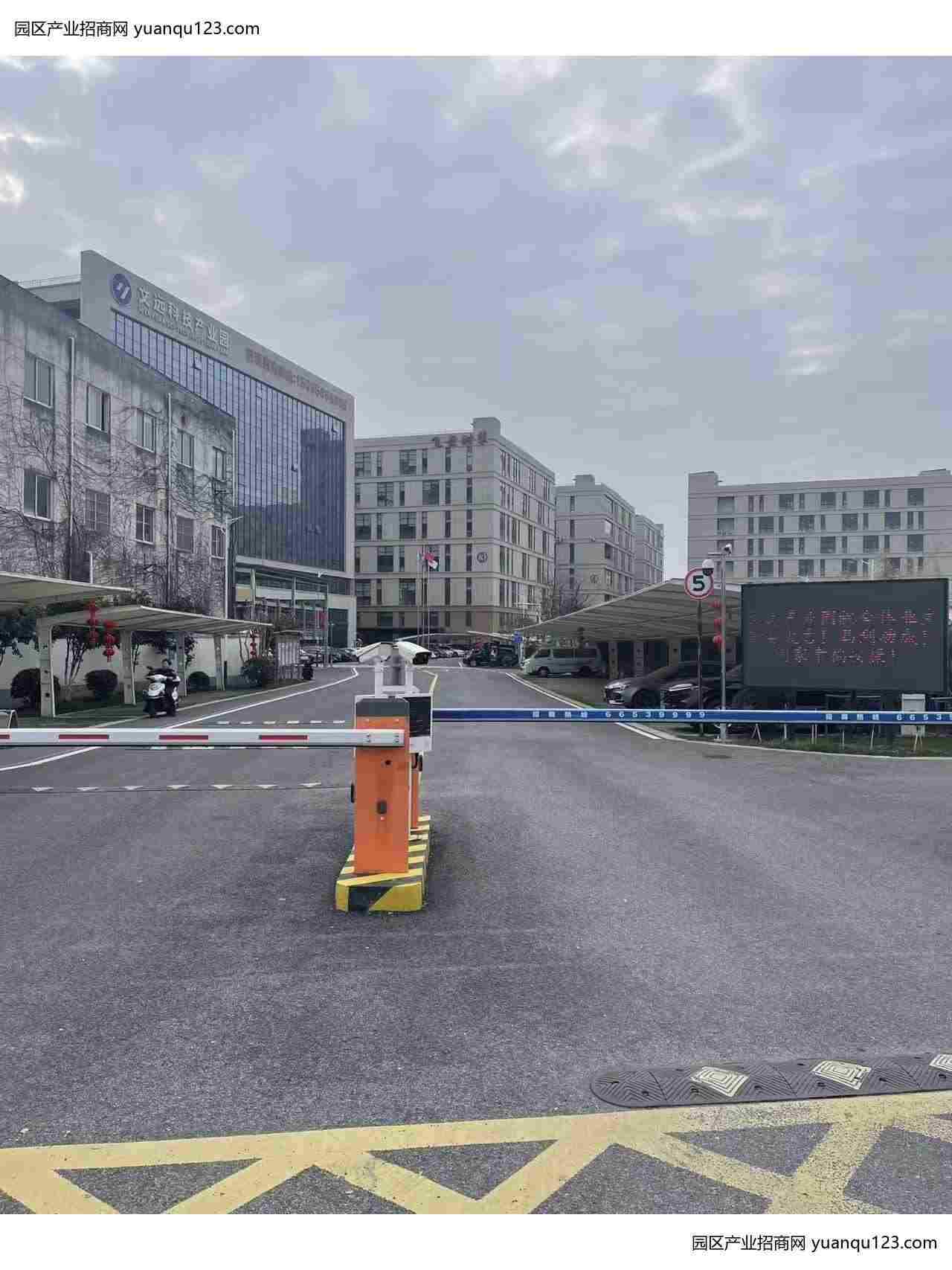 开发区苏州 吴中开发区-700平楼上小面积-老板直租-跳楼价-吴中城南厂房出租，首层4.6米层高