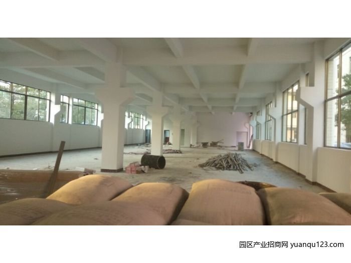 东莞 凤岗五联路口全新独栋4800平方厂房出租，首层6米层高