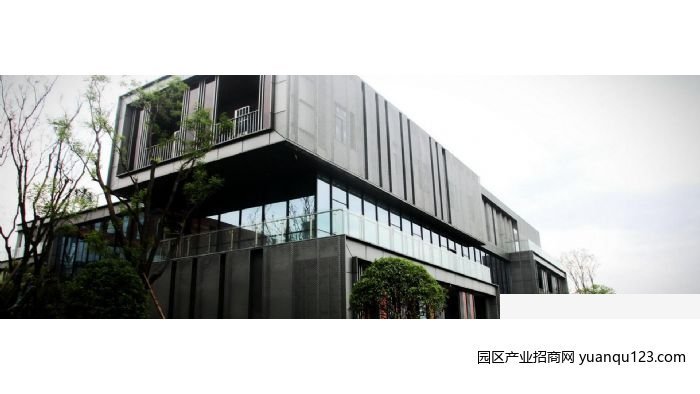 东莞市黄江镇５００００平米钢架厂房出租，首层9米层高
