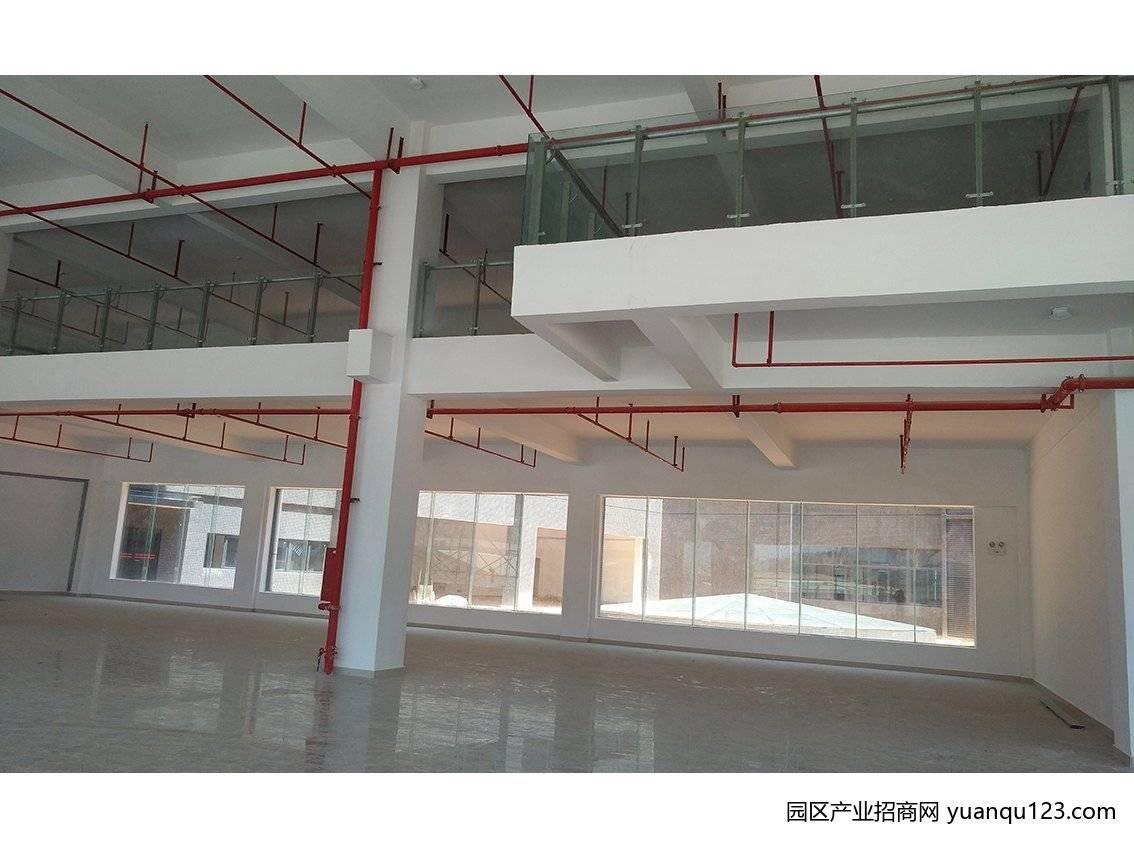 珠海香洲 前山冠胜自有园区2500m²厂房出租，首层8米层高