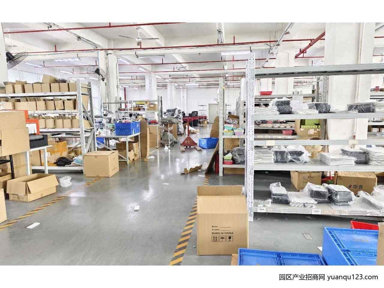 东莞 近都市智谷凤岗金凤凰楼上1300平厂房出租，首层4.5米层高