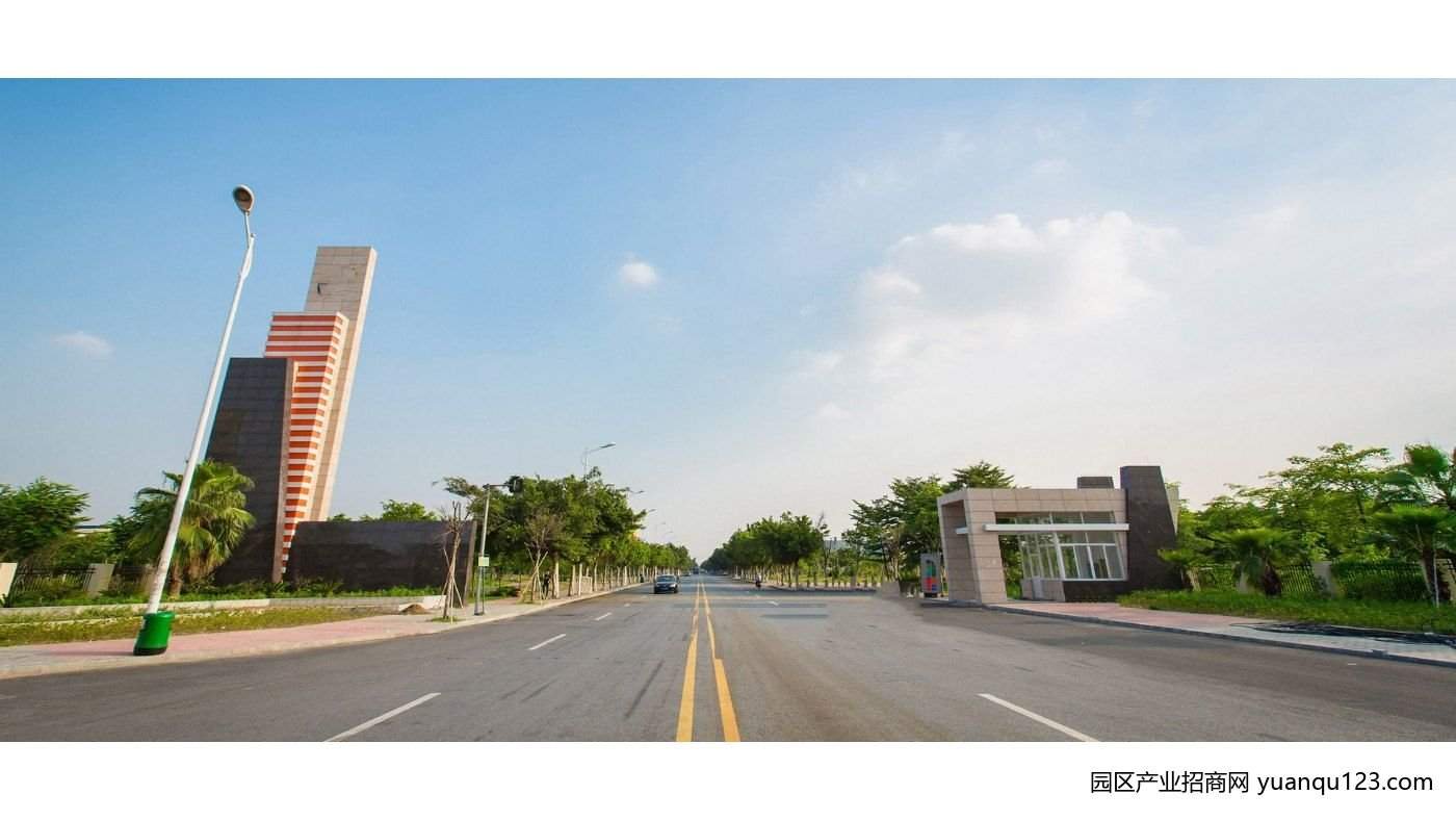 新区深圳龙华 东莞市凤岗镇４８００平方米钢架厂房出租，首层9米层高